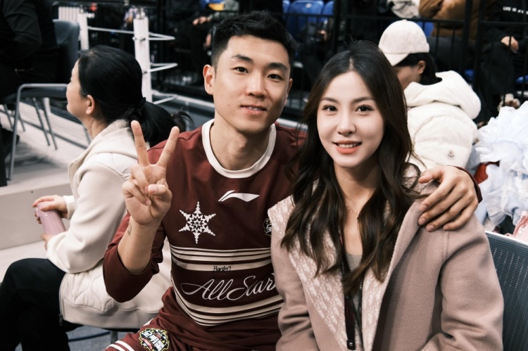  很搭！高詩巖妻子曬多張美照：打卡全明星 吉林下次見