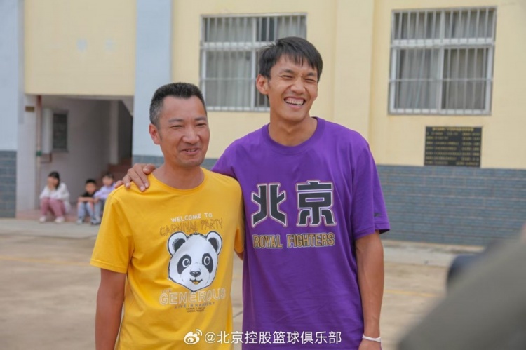  那一封信的故事還在延續(xù) 矣進宏母校的師生們來到北京了！