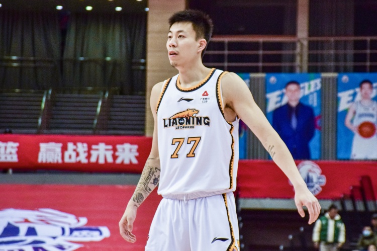  還得再調(diào)整！張鎮(zhèn)麟復(fù)出8中1拿到2分8助出現(xiàn)6失誤 正負(fù)值-34最低