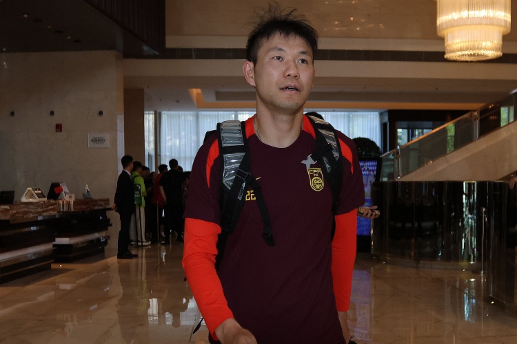  李源一3次助攻位居助攻榜榜首，李璇：再看伊萬發(fā)言覺得有種錯亂