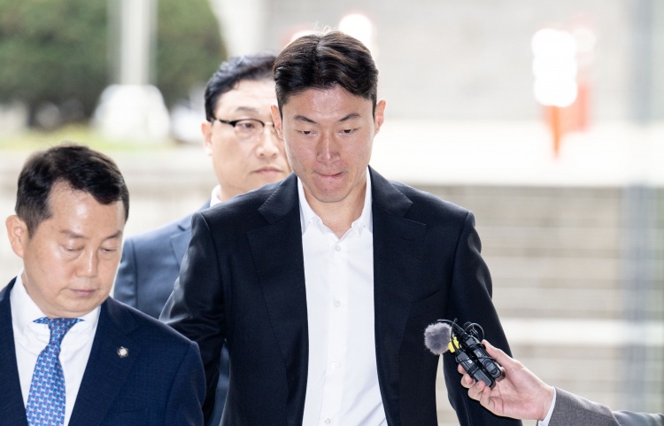  韓國國腳黃義助非法拍攝不雅視頻，一審被判有期徒刑1年緩刑2年！