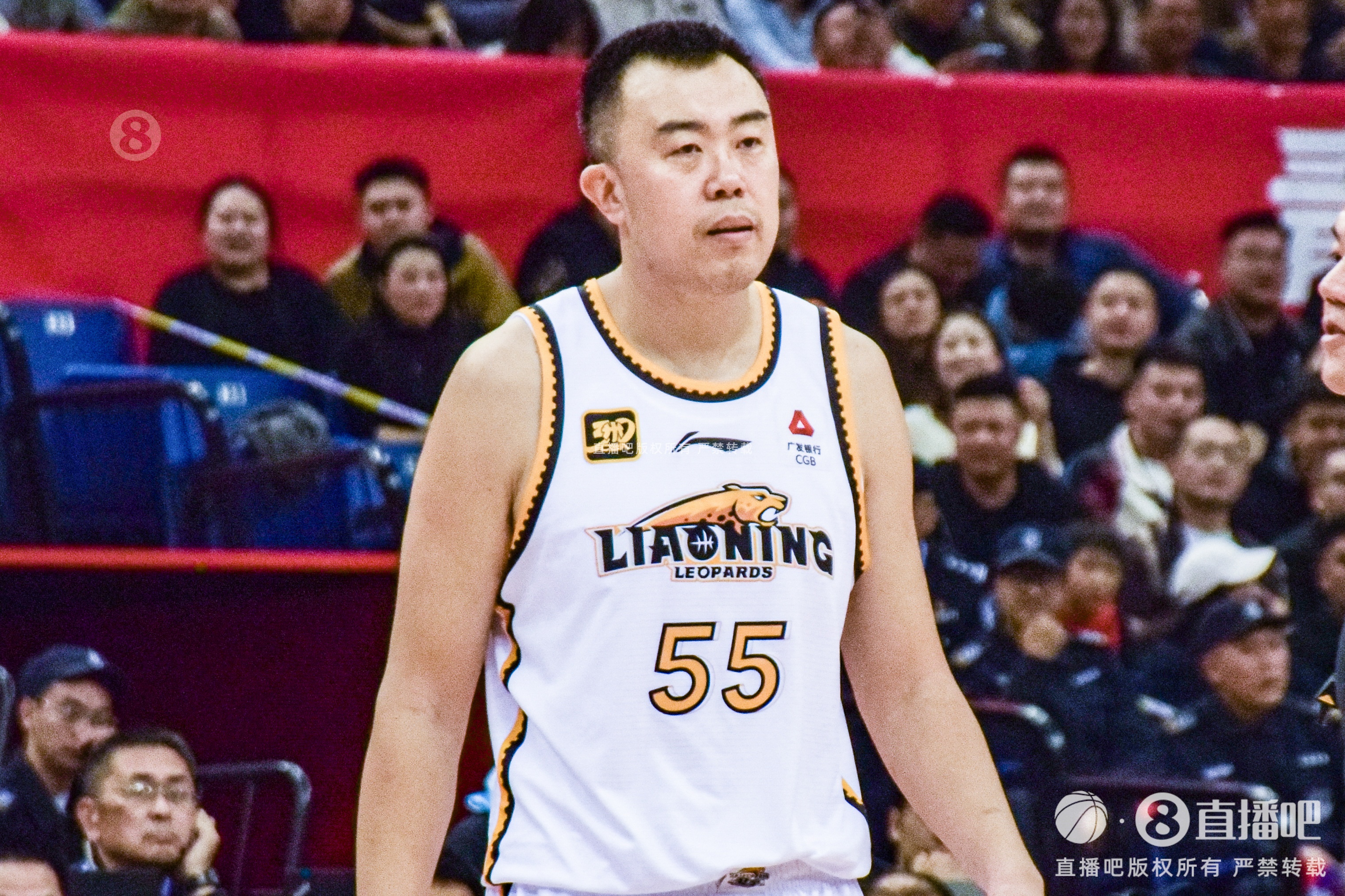  油箱滿滿的！韓德君上半場5投全中得到10分3板2助1斷