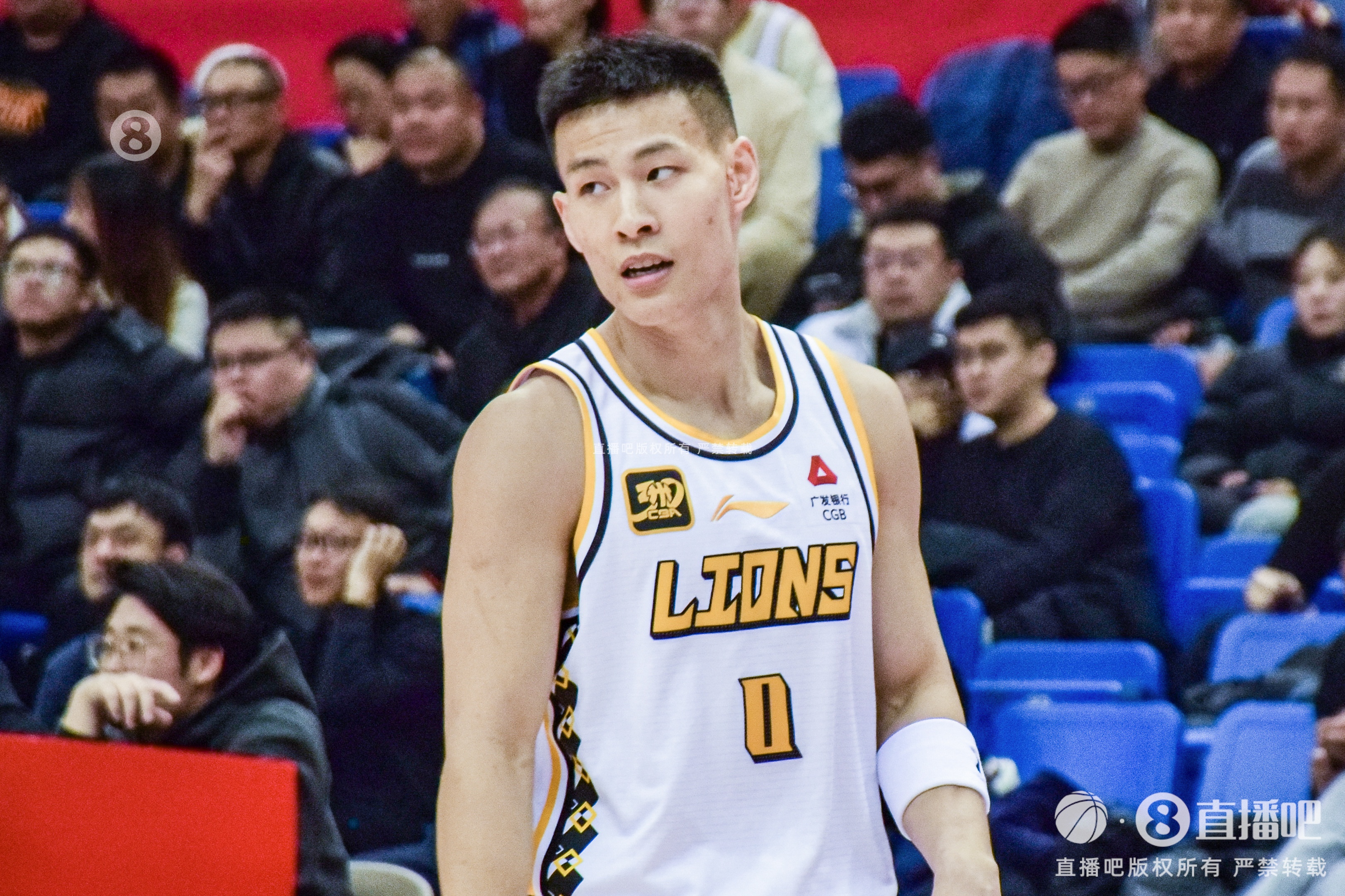  毫無狀態(tài)！林秉圣11投僅1中拿到3分3斷 出現(xiàn)2失誤4犯規(guī)