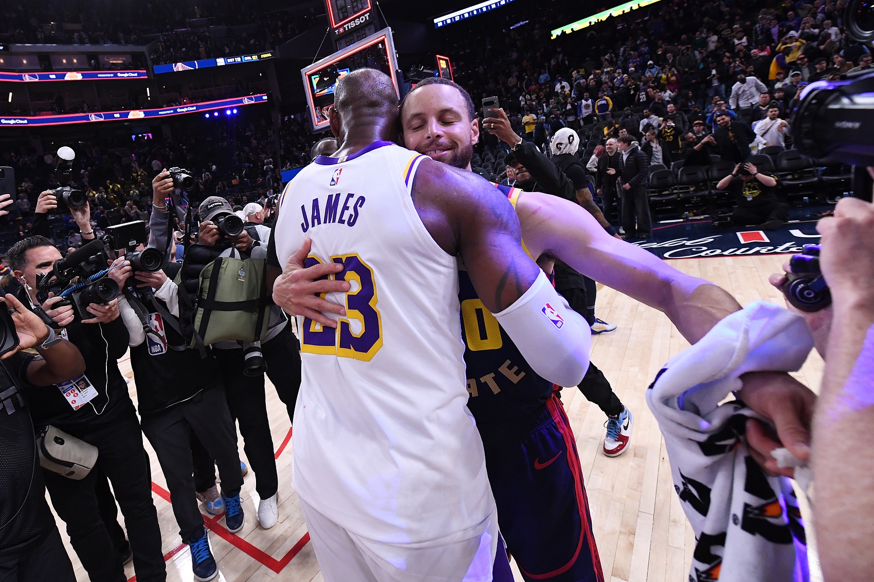  見證傳奇！詹姆斯庫里年滿36歲且同場均砍下35+ NBA歷史首對！
