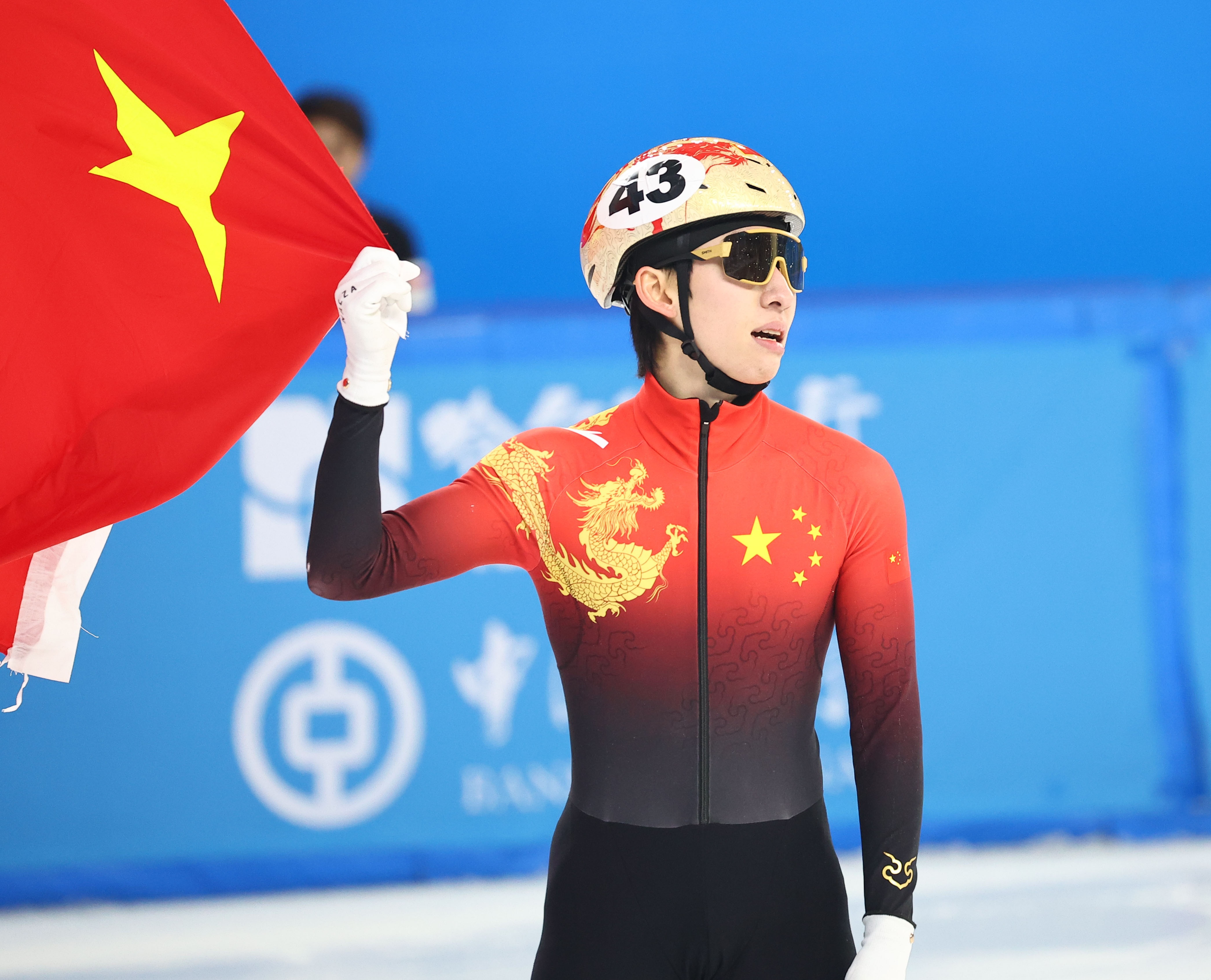  媒體人：中國冰雪歸化非常成功，但足球歸化花更多錢卻連水花都沒