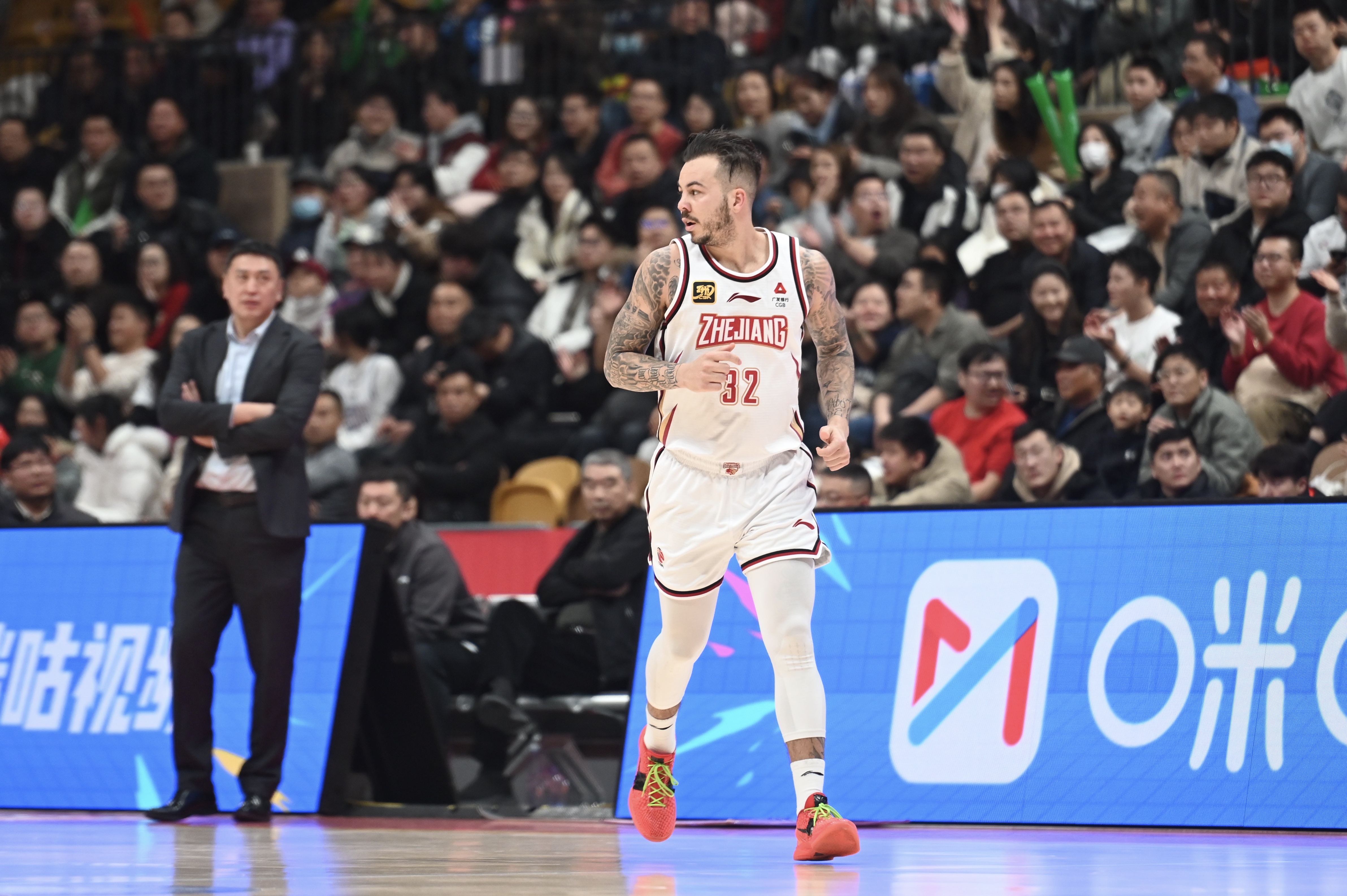  40+三雙難救主！約克39中18&三分22中10空砍48分10籃板11助攻